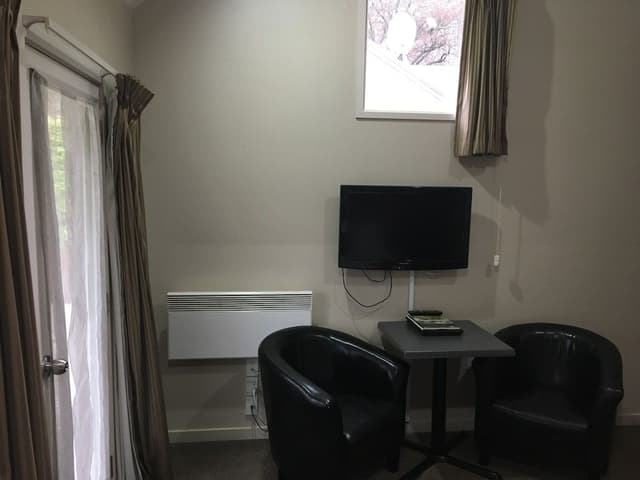 Studio, Accessible (Unit 7 - Two Room Access Studio)