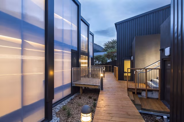 3 Bedrooms with 3 Bathrooms (3)