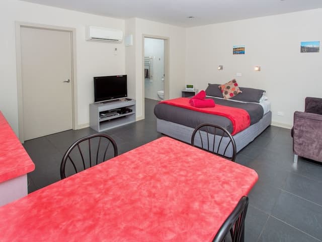 Motel Unit