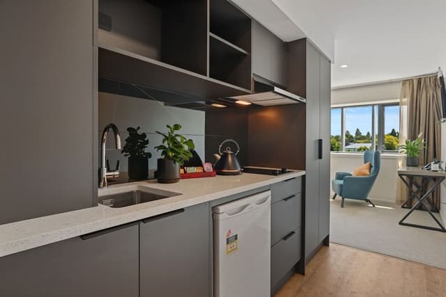 Suite, 2 Bedrooms, City View