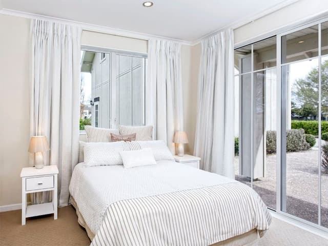 Deluxe Double Room, 1 Queen Bed, Shared Bathroom