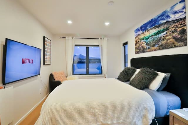 Comfort Double Room with Shared Bathroom - Lake View