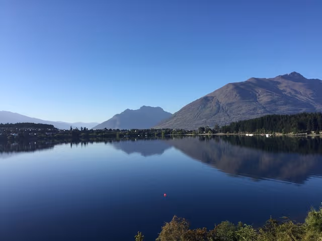 Comfort Double Room with Shared Bathroom - Lake View