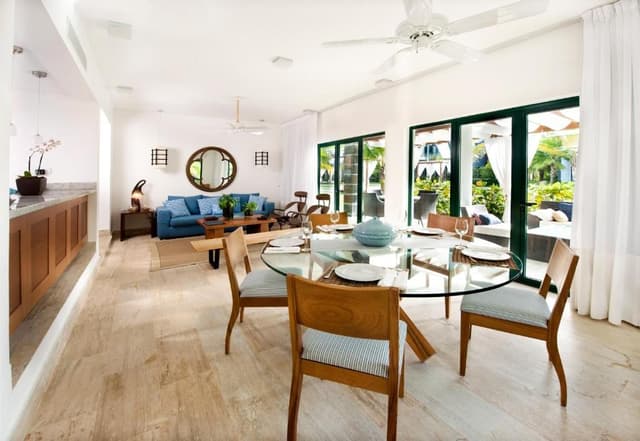 Three-Bedroom Casita with Jacuzzi