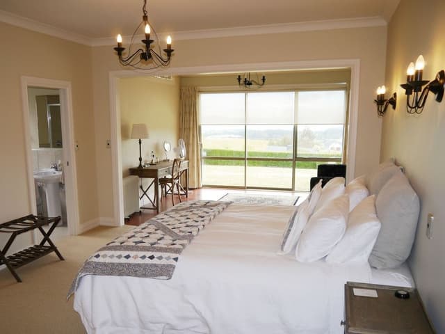 Double or Twin Room, Lake View (Whangamata Room)