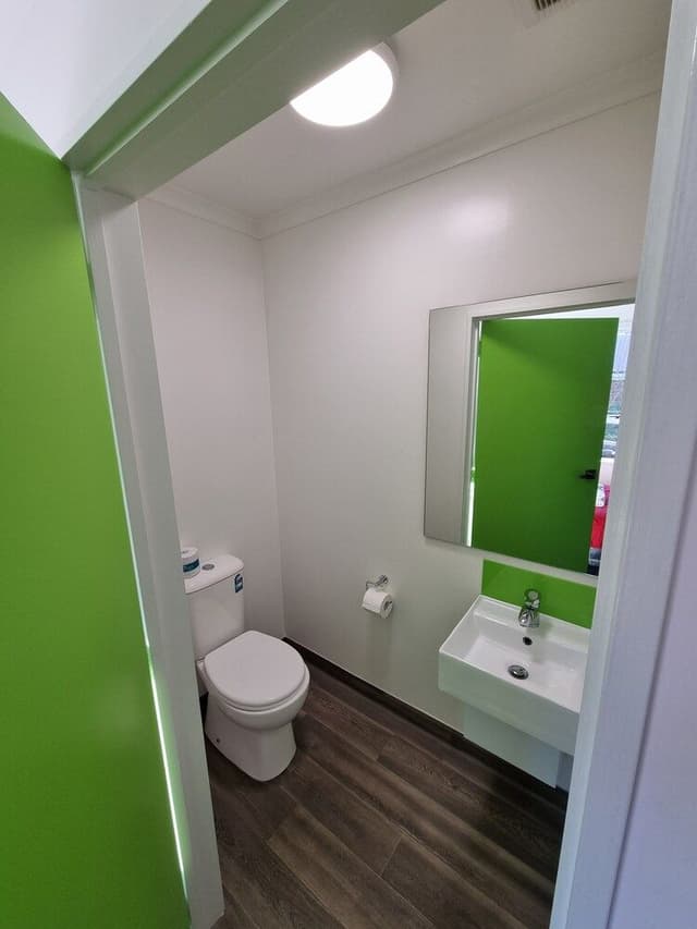 Room 17 - Budget Single - Own Toilet & Vanity