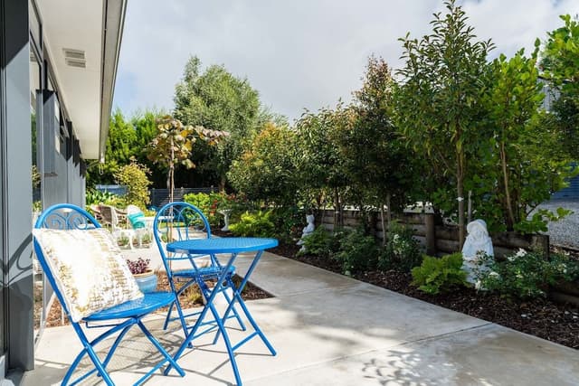 Luxury Queen with Garden Views