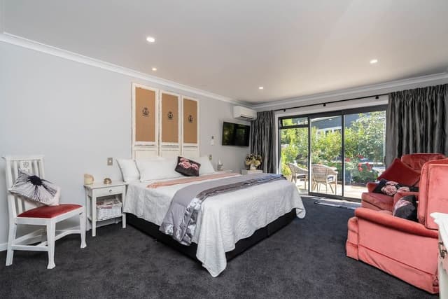 French Suite Super King with Garden View