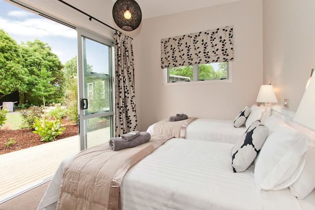 Deluxe House, 3 Bedrooms, Accessible, 2 Bathrooms