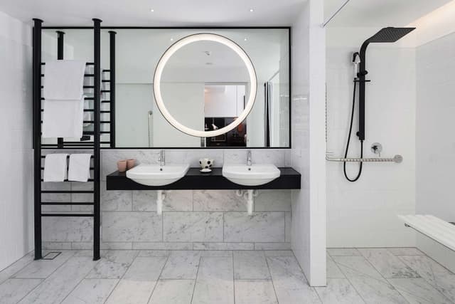 QT King Suite - Accessible