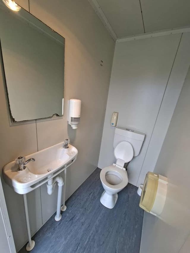 Economy Room
