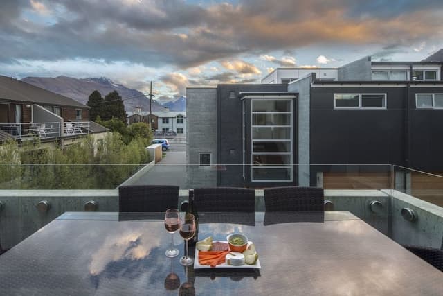 Apartment, 3 Bedrooms, 2 Bathrooms, Mountain View