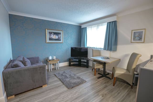 Suite, 1 King Bed, Non Smoking, Kitchenette