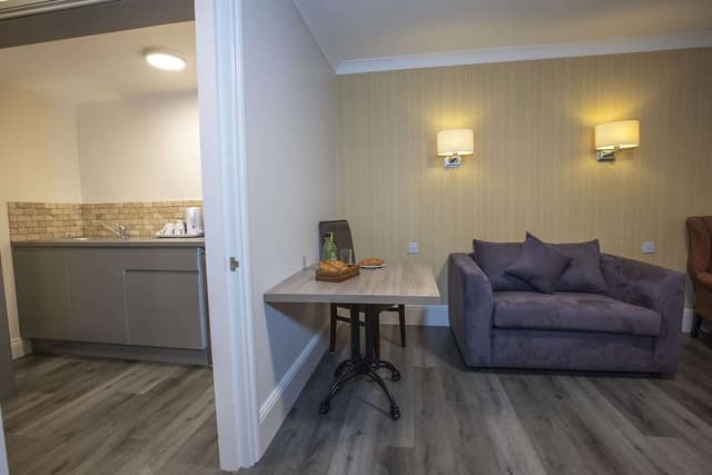 Standard Room, 1 Double Bed, Accessible, Kitchenette (Converts to 2 Twin Bed;Walk-in Shower)