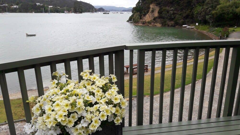 Water's Edge Holiday Homes Water's Edge Holiday Homes