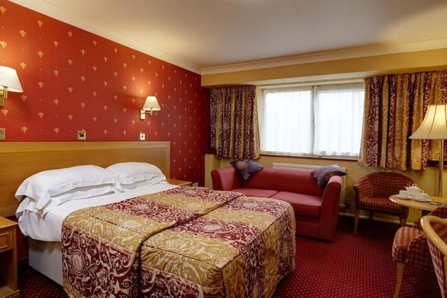 Traditional Triple Room, 1 Bedroom, Garden View