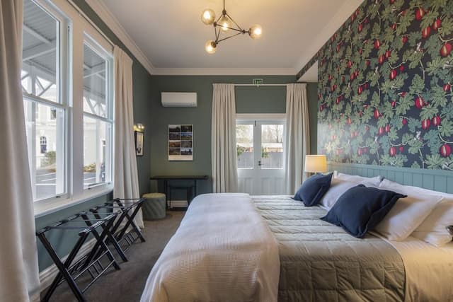 Room 2 Superking Ensuite, Accessible