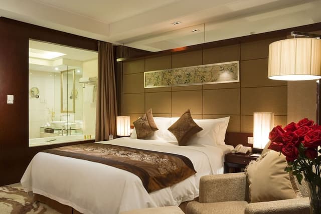Deluxe Room, 1 King Bed, Smoking