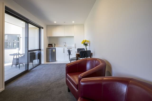 Large Studio Unit