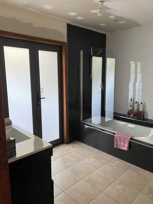 Standard Room, 1 Queen Bed