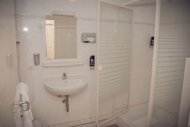 Standard Double or Twin Room, Shared Bathroom