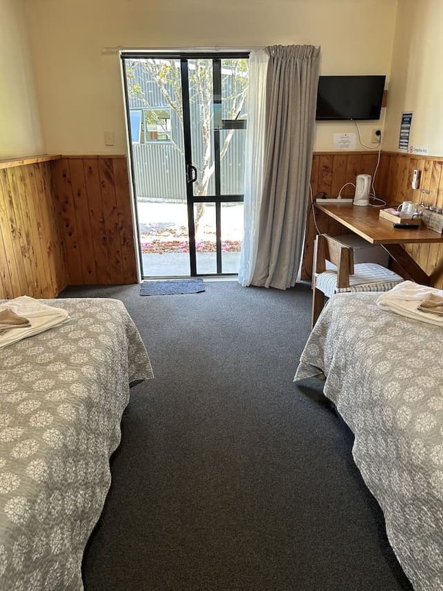 Economy Twin Room