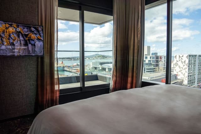 Suite, 1 King Bed (Atelier. Club Signature Access)