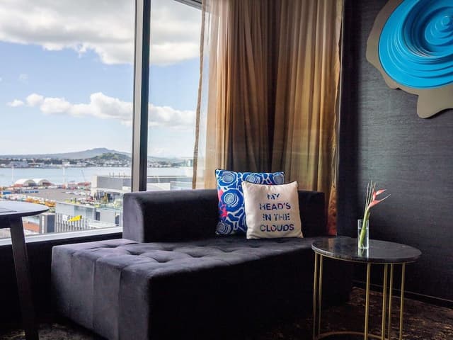 Loft Suite, Club Signature Access, 1 King Bed