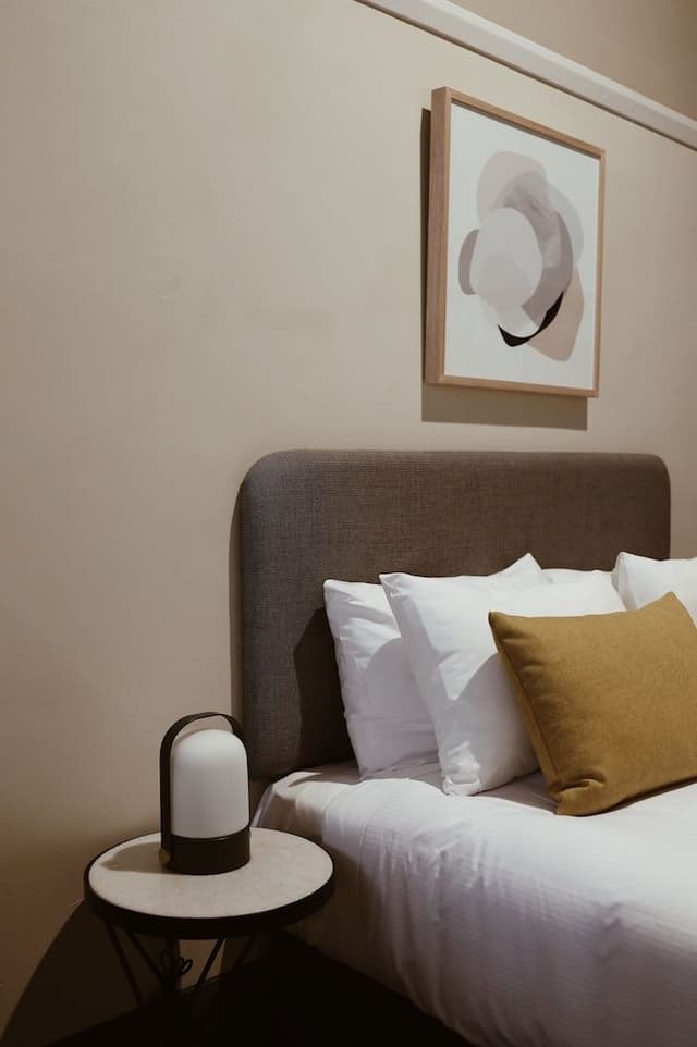 Compact Double Room, 1 Double Bed, Non Smoking, Shared Bathroom