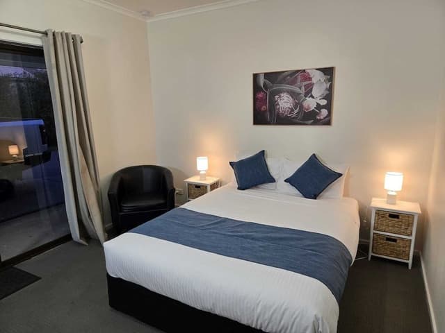 Deluxe Room, Courtyard View