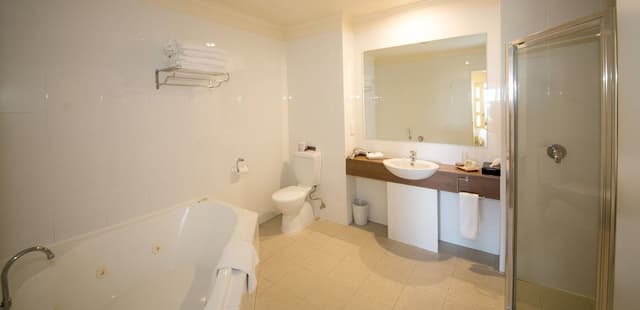 Standard King Spa Suite, Jetted