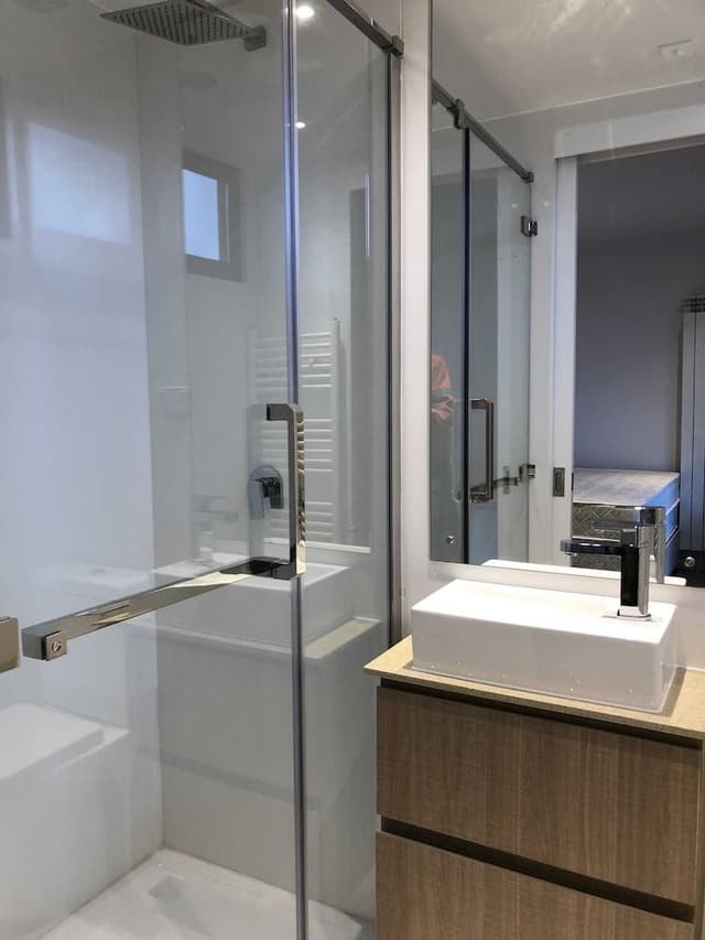 2 Single Beds Bunk Room with Ensuite