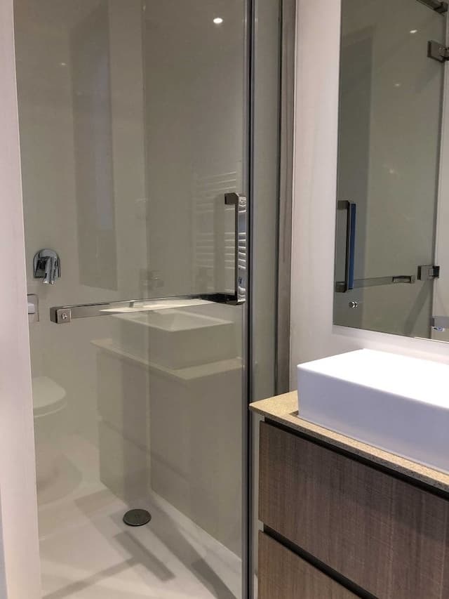 KingBed + Ensuite- splitable into 2 beds