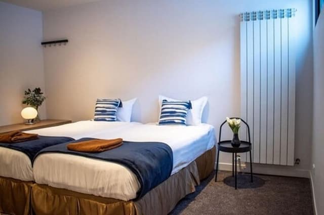KingBed + Ensuite- splitable into 2 beds