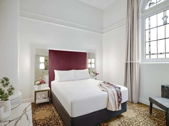 Commerce Heritage Queen Room