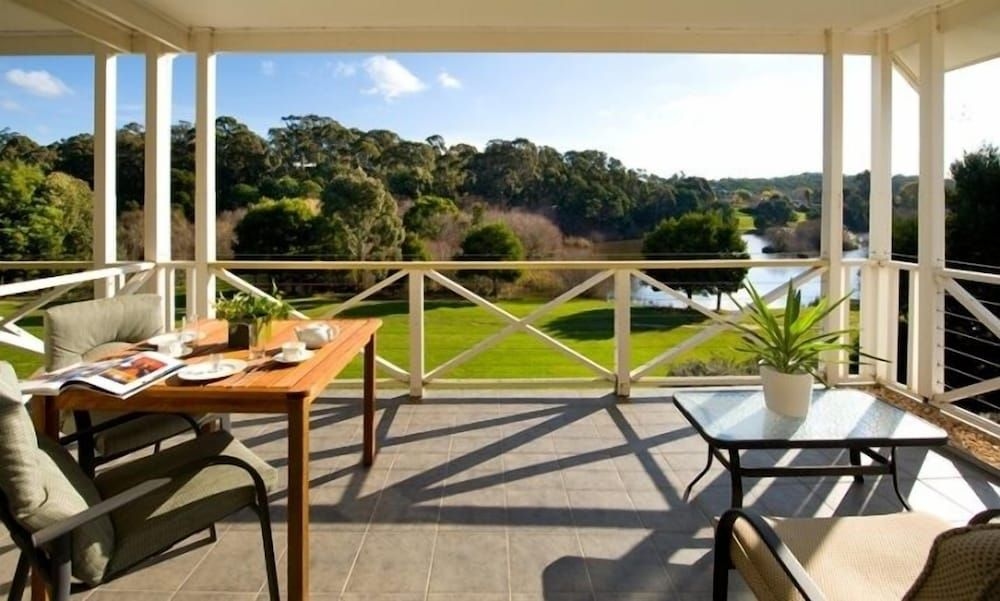 Lakeside Suites1