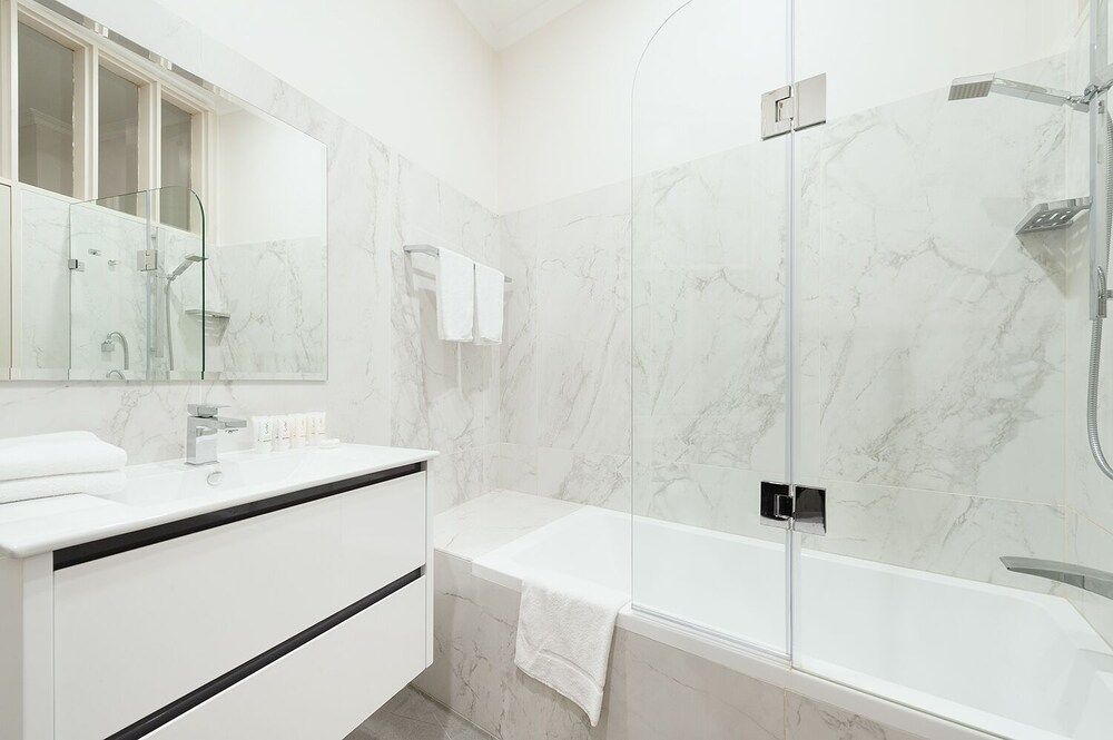STUNNING SYDNEY HOME 32