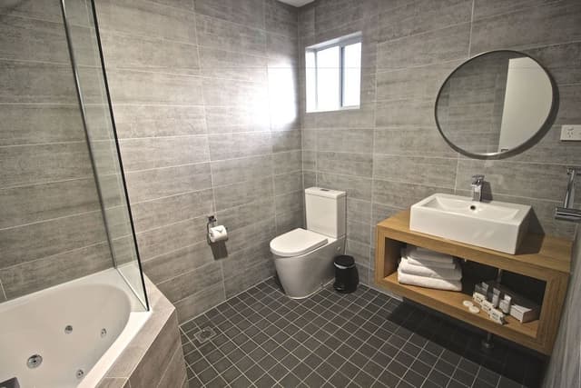 King Spa Suite