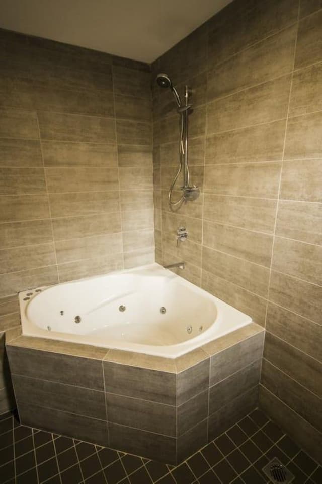 King Spa Suite