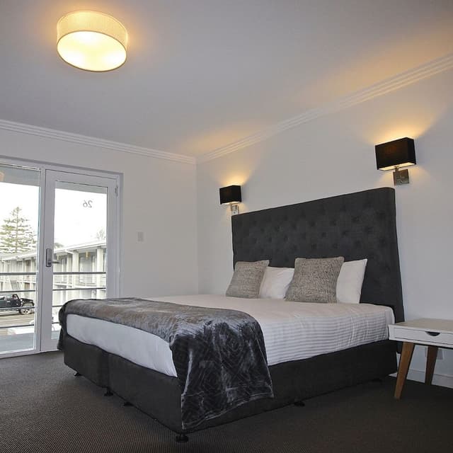 King Spa Suite