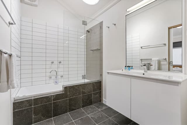 Seabreeze Spa Villa