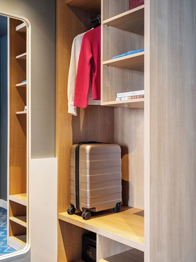 XL Studio, Kitchenette, Balcony and Sofa