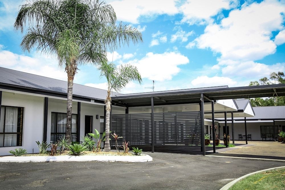 Central Motor Inn2