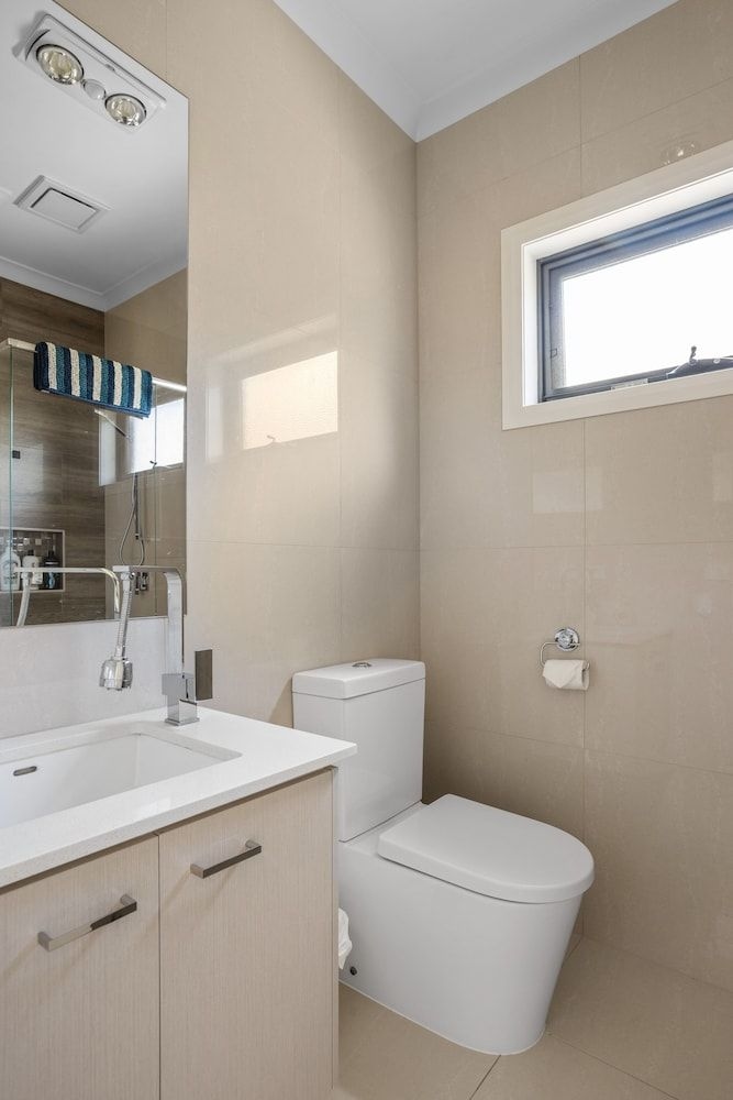 New Comfort house near Box Hill4