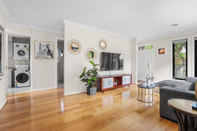 Comfort Townhome, 4 Bedrooms