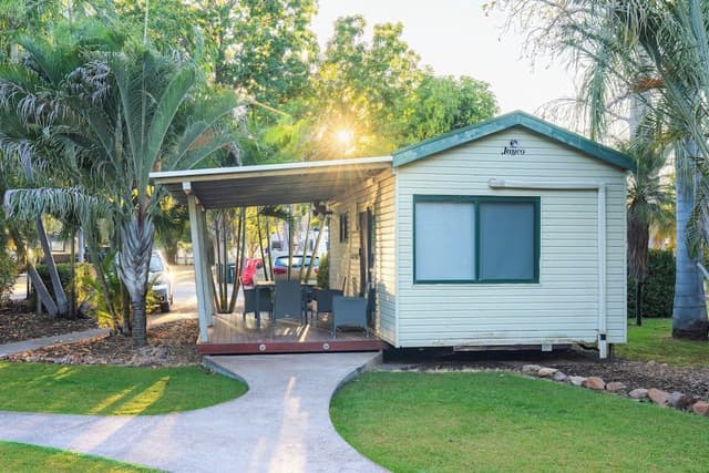 Poolside Ensuite Cabin