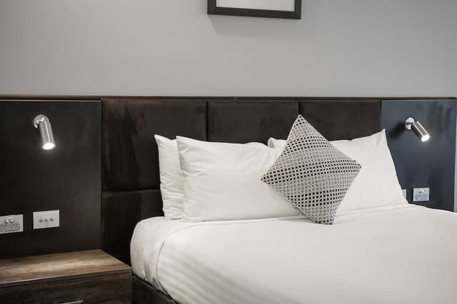 Standard Queen Room