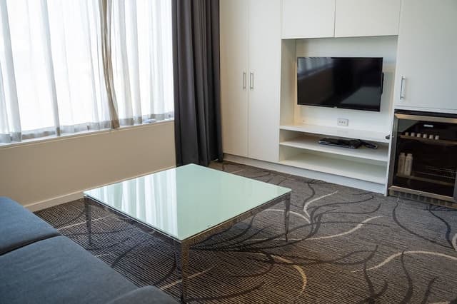Deluxe King Suite
