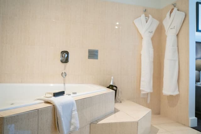 Standard Spa Room