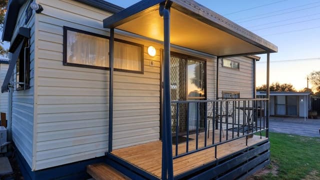 Standard Cabin, Lake View